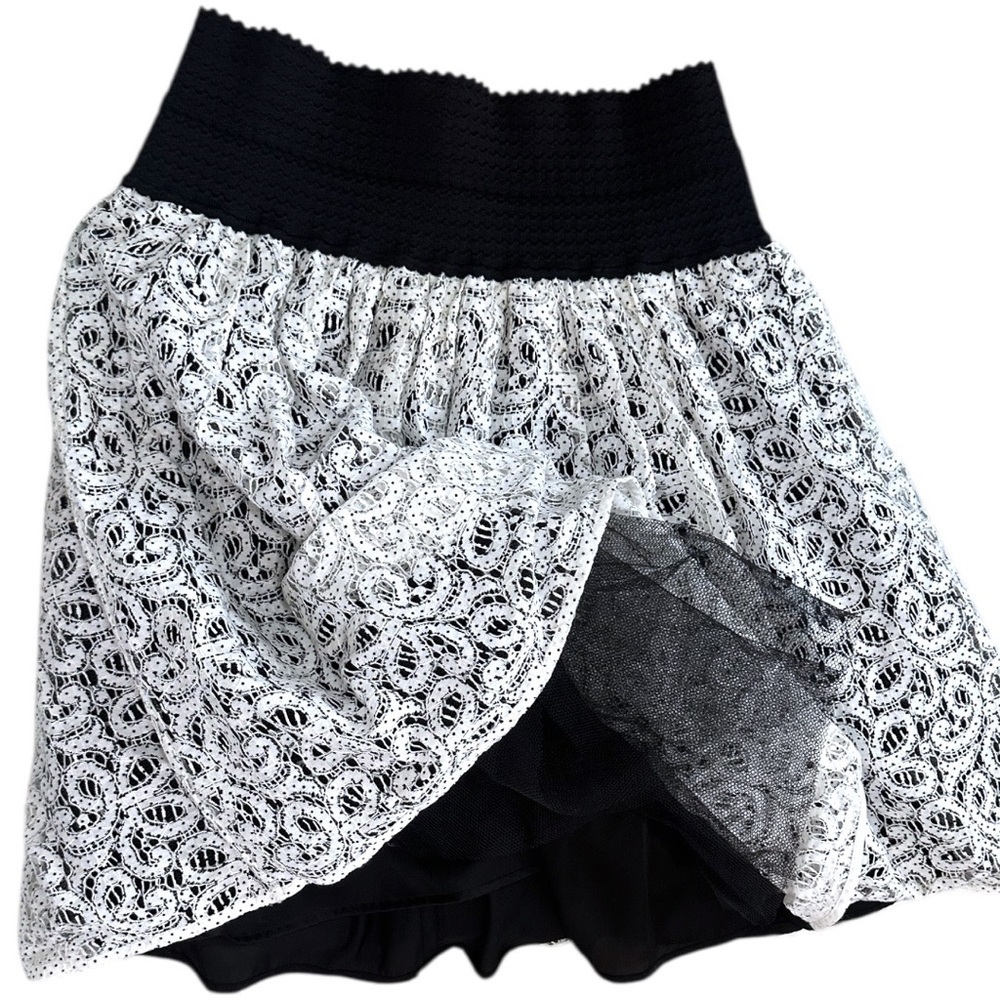 Elegant Black and White Lace Skirt